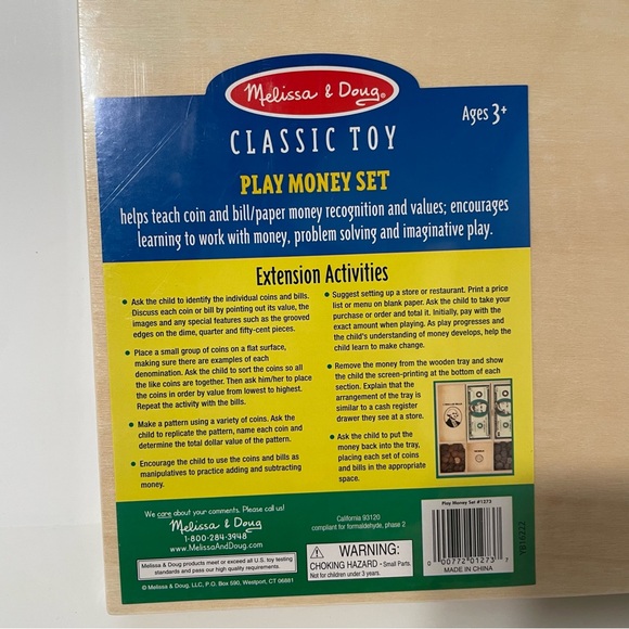 Melissa & Doug Play Money Set - Picture 4 of 5